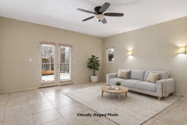 7618 Mesa Del Oro Lane, Santa Fe, NM 87507