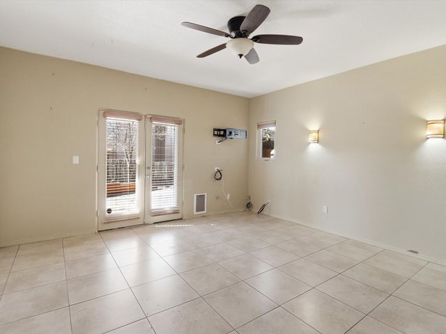 7618 Mesa Del Oro Lane, Santa Fe, NM 87507