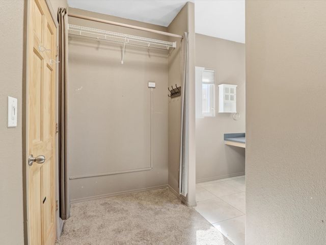 7618 Mesa Del Oro Lane, Santa Fe, NM 87507