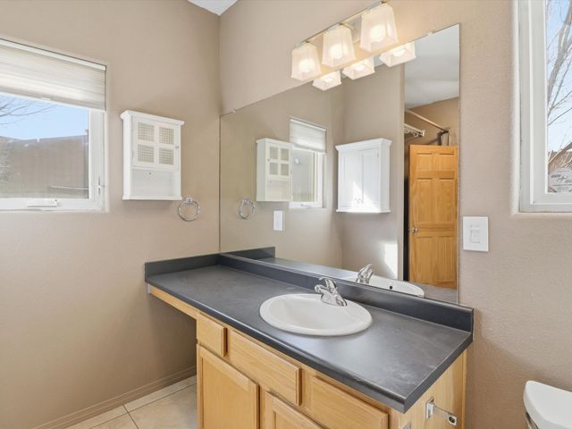 7618 Mesa Del Oro Lane, Santa Fe, NM 87507