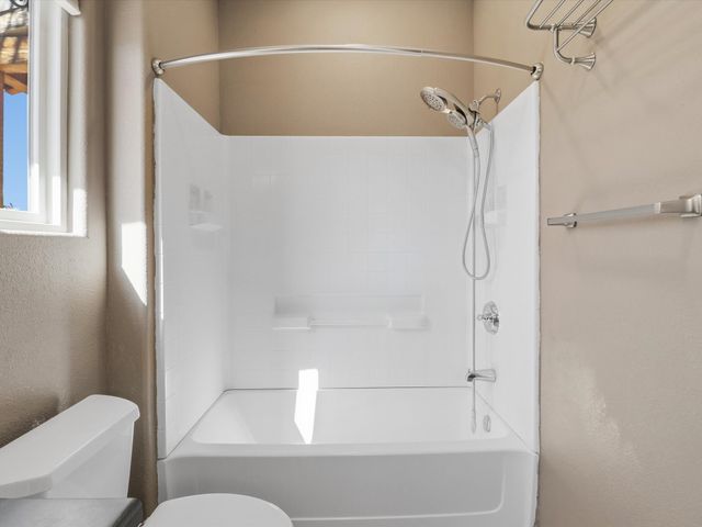 7618 Mesa Del Oro Lane, Santa Fe, NM 87507