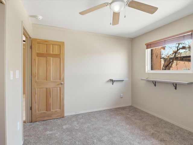 7618 Mesa Del Oro Lane, Santa Fe, NM 87507