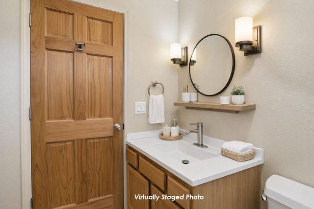 7618 Mesa Del Oro Lane, Santa Fe, NM 87507