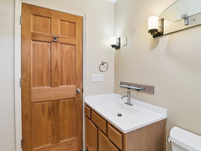 7618 Mesa Del Oro Lane, Santa Fe, NM 87507