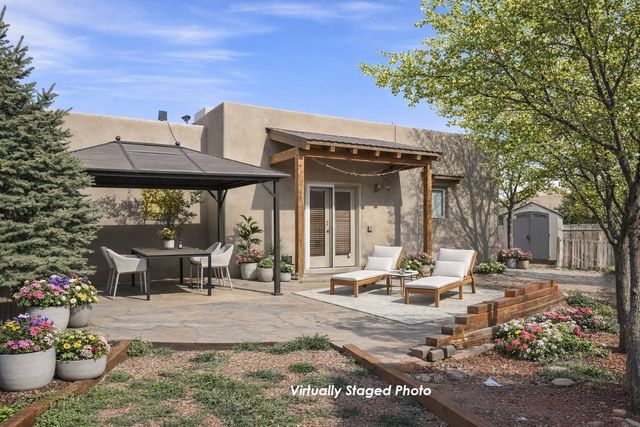 7618 Mesa Del Oro Lane, Santa Fe, NM 87507