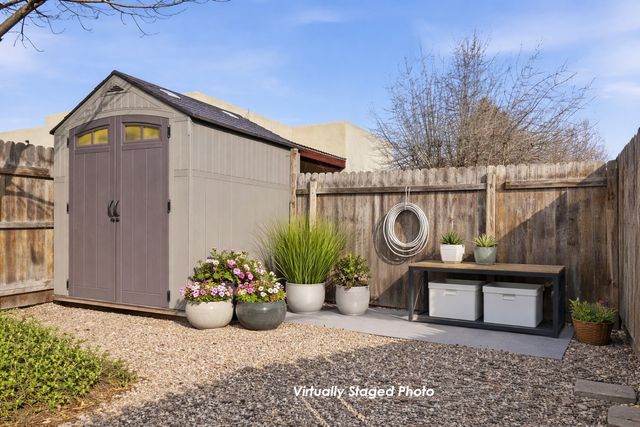 7618 Mesa Del Oro Lane, Santa Fe, NM 87507