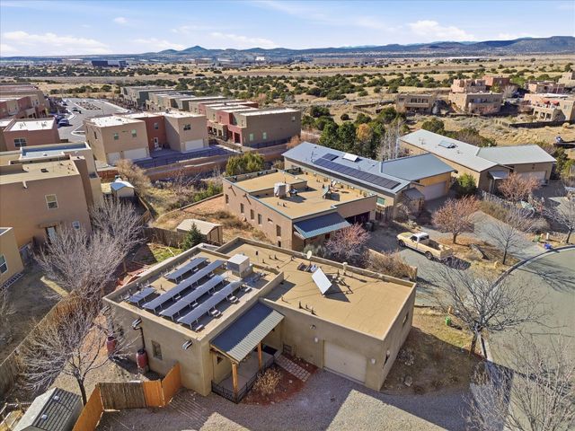 7618 Mesa Del Oro Lane, Santa Fe, NM 87507