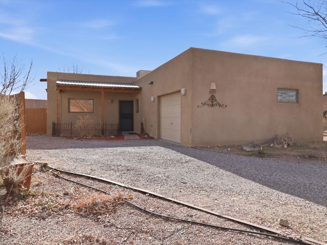 7618 Mesa Del Oro Lane, Santa Fe, NM 87507