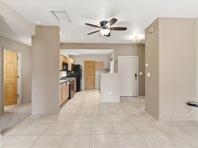 7618 Mesa Del Oro Lane, Santa Fe, NM 87507