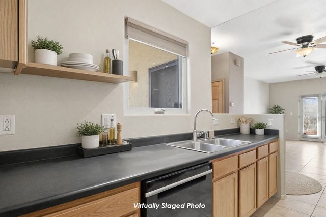 7618 Mesa Del Oro Lane, Santa Fe, NM 87507