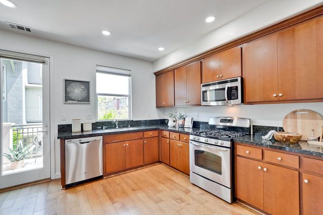 576 San Posadas Terrace, Sunnyvale, CA 94085