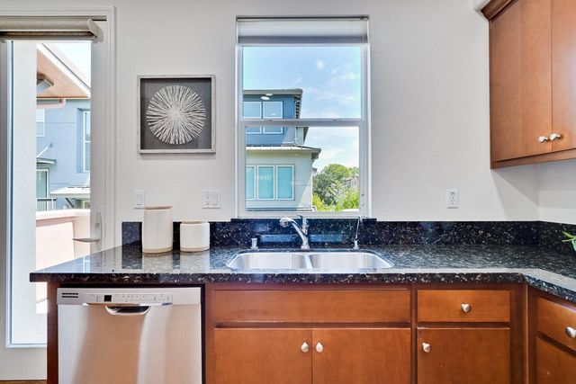 576 San Posadas Terrace, Sunnyvale, CA 94085