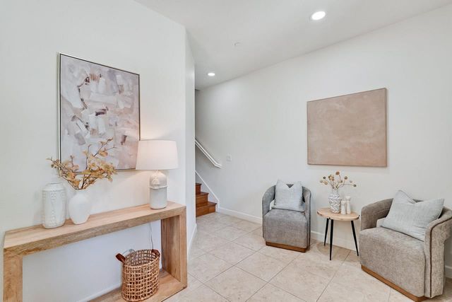 576 San Posadas Terrace, Sunnyvale, CA 94085
