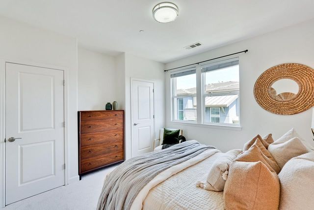 576 San Posadas Terrace, Sunnyvale, CA 94085