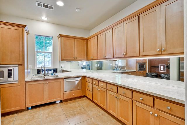 576 San Posadas Terrace, Sunnyvale, CA 94085