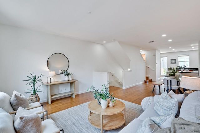 576 San Posadas Terrace, Sunnyvale, CA 94085