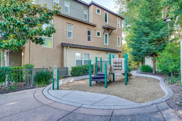 576 San Posadas Terrace, Sunnyvale, CA 94085
