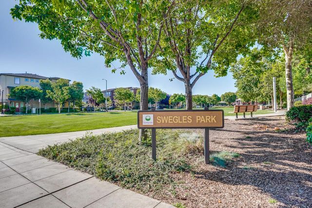 576 San Posadas Terrace, Sunnyvale, CA 94085