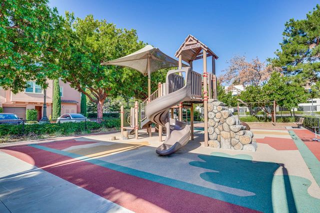 576 San Posadas Terrace, Sunnyvale, CA 94085