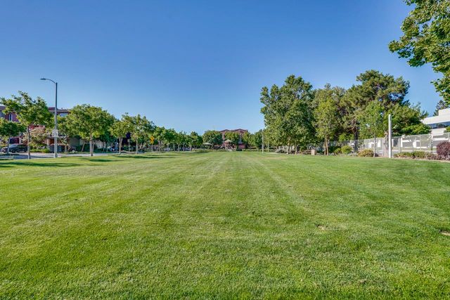 576 San Posadas Terrace, Sunnyvale, CA 94085