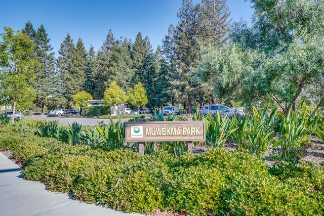576 San Posadas Terrace, Sunnyvale, CA 94085