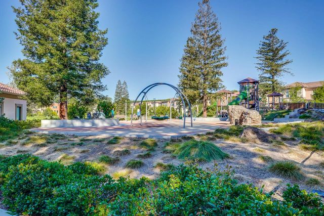 576 San Posadas Terrace, Sunnyvale, CA 94085