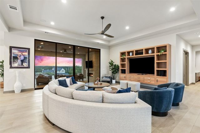 591 Vendemmia BND, Austin, TX 78738