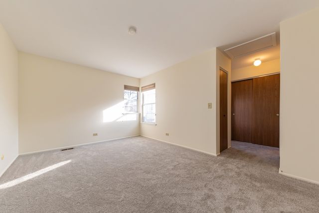 260 E Fabish Drive, Buffalo Grove, IL 60089