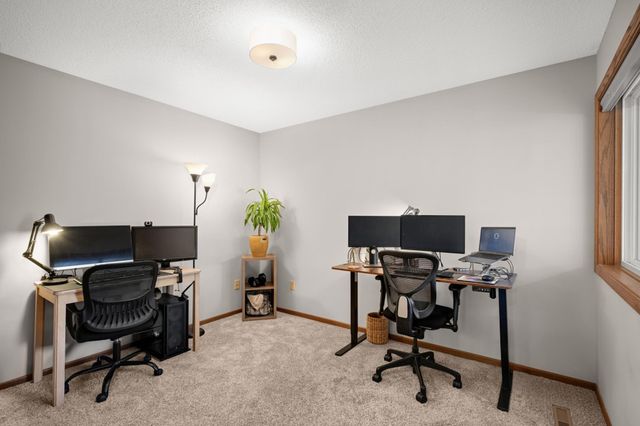 1440 Granada Avenue N, Oakdale, MN 55128