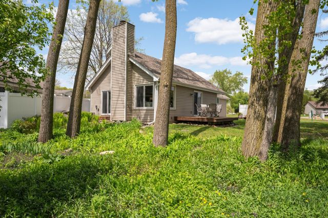 1440 Granada Avenue N, Oakdale, MN 55128