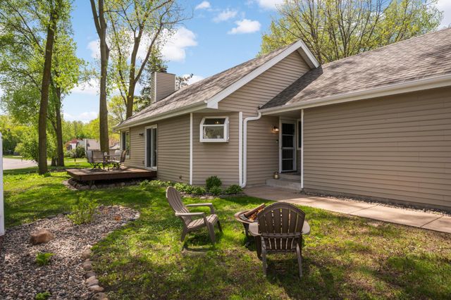 1440 Granada Avenue N, Oakdale, MN 55128