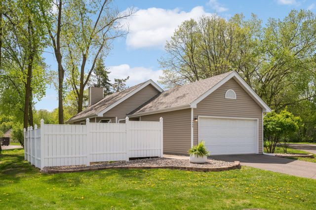 1440 Granada Avenue N, Oakdale, MN 55128