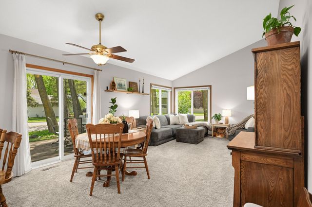 1440 Granada Avenue N, Oakdale, MN 55128