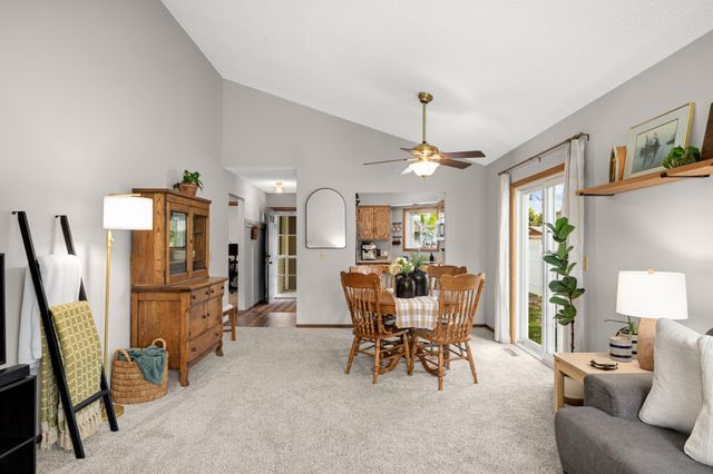 1440 Granada Avenue N, Oakdale, MN 55128