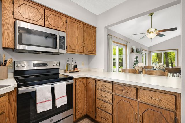 1440 Granada Avenue N, Oakdale, MN 55128
