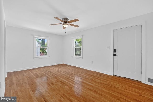 5831 33RD AVE, Hyattsville, MD 20782