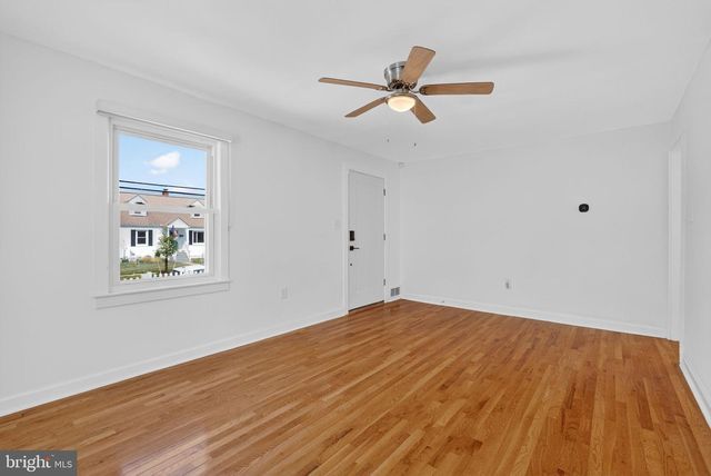 5831 33RD AVE, Hyattsville, MD 20782