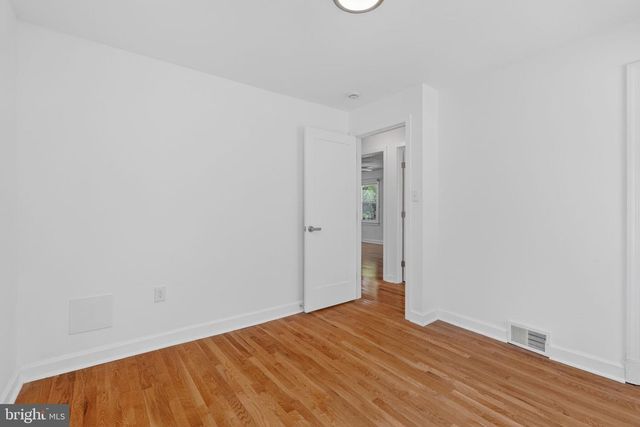 5831 33RD AVE, Hyattsville, MD 20782