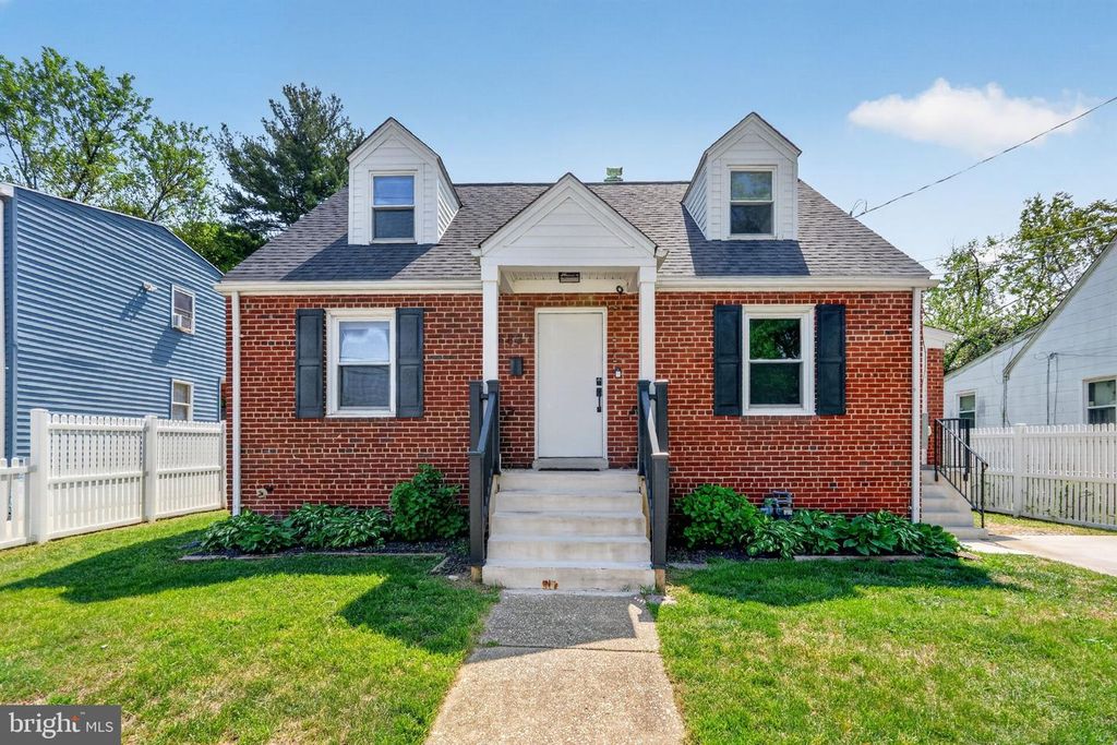 5831 33RD AVE, Hyattsville, MD 20782