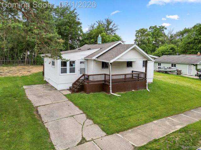 551 Nebraska Avenue, Pontiac, MI 48341