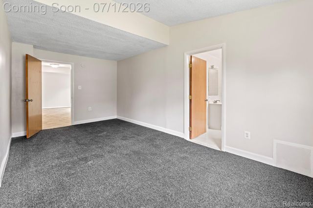 551 Nebraska Avenue, Pontiac, MI 48341