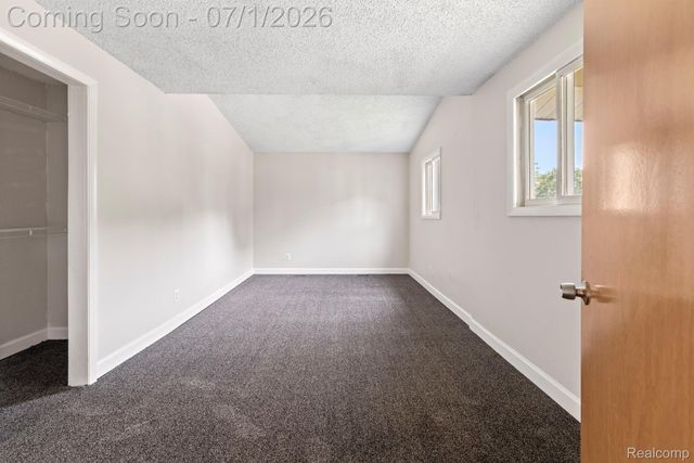 551 Nebraska Avenue, Pontiac, MI 48341