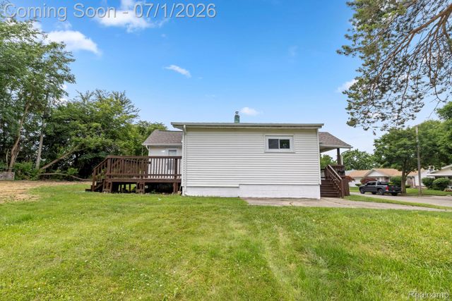 551 Nebraska Avenue, Pontiac, MI 48341