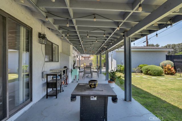 22641 Sherman Way, West Hills, CA 91307