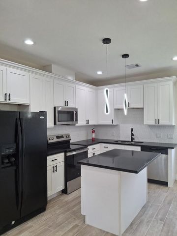 7851 Hanna Street B, Houston, TX 77028
