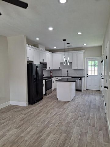 7851 Hanna Street B, Houston, TX 77028