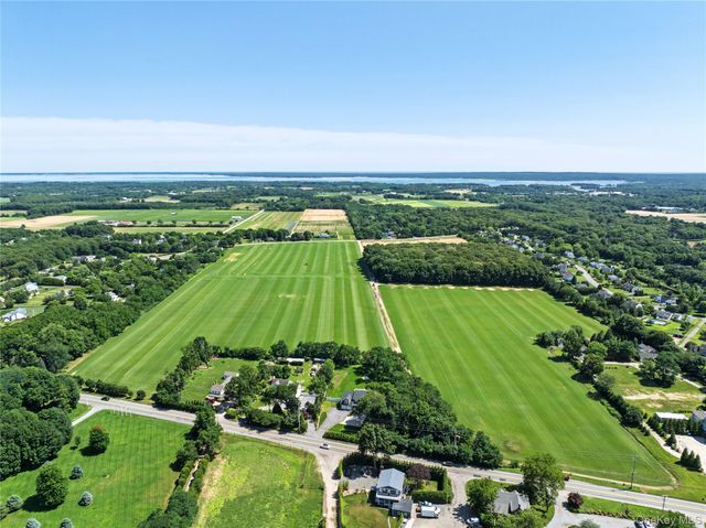 Sound Avenue, Aquebogue, NY 11931