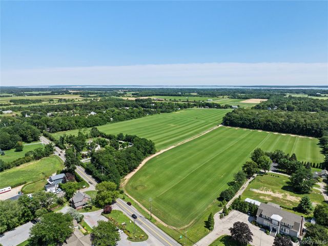 Sound Avenue, Aquebogue, NY 11931
