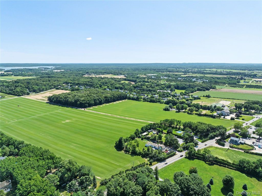 Sound Avenue, Aquebogue, NY 11931