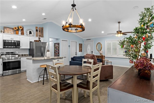 11108 W Thoreau Place, Crystal River, FL 34428